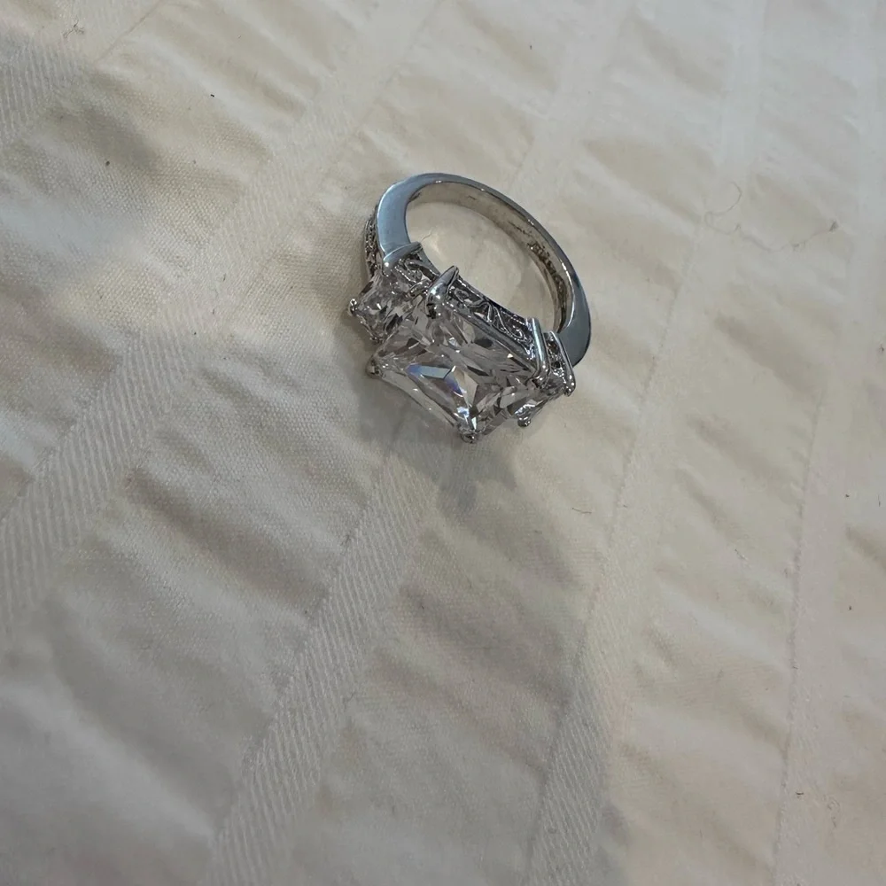 Ring size 6 - Picture 2 of 7